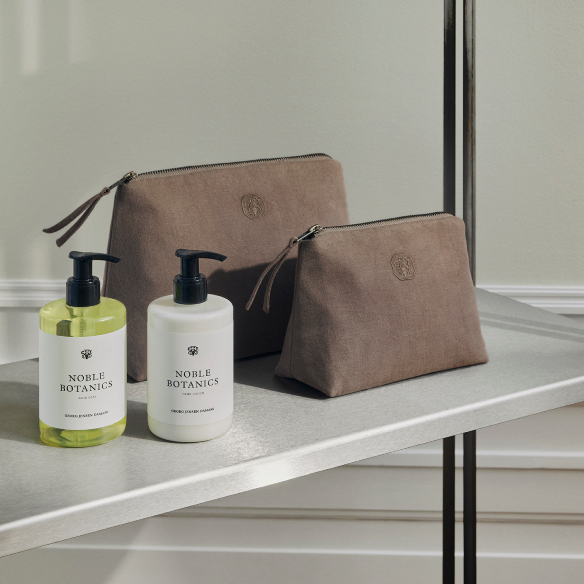 Georg Jensen Damask, Toilettaske & kosmetikpung + hudpleje