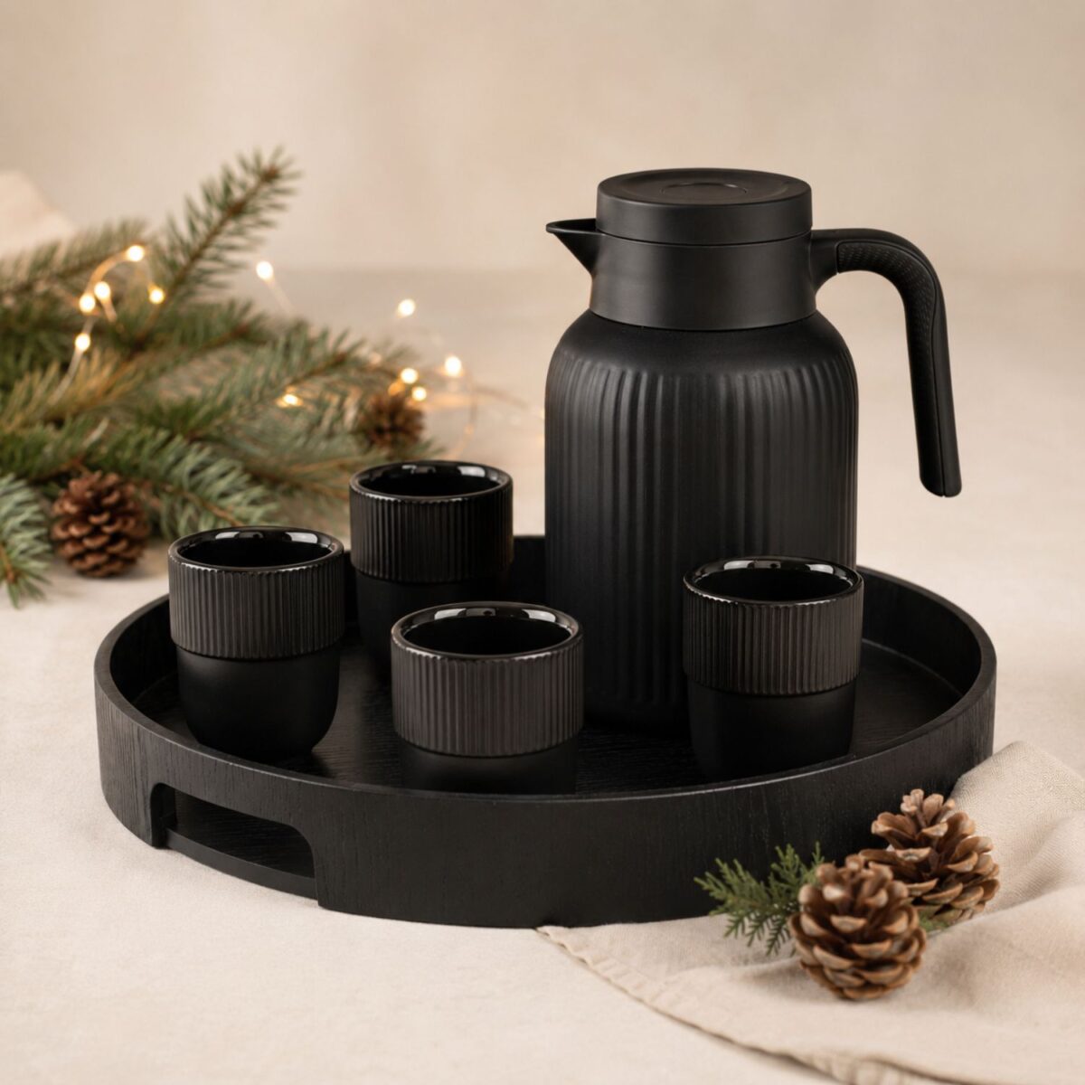 Sagaform, Kaffesæt med bakke, 4 krus og termokande